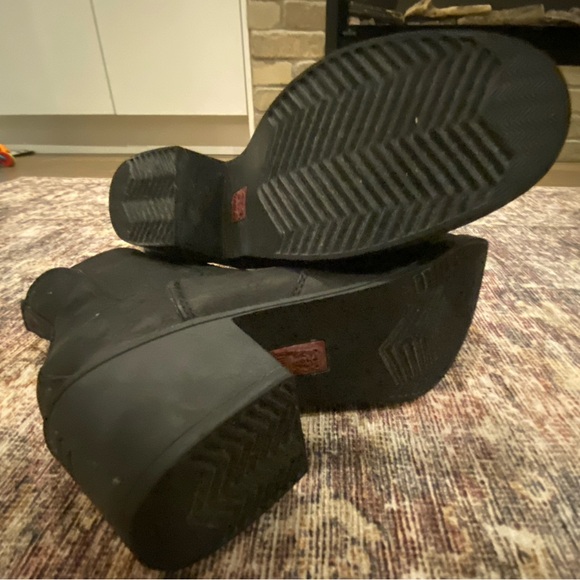 Black Kodiak Sued Ankle Boots - Picture 3 of 9